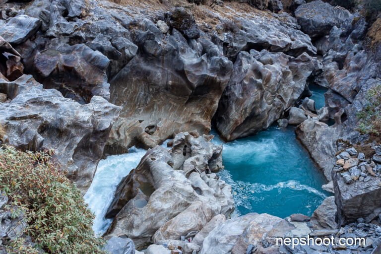 Natural art in stone in tamakoshi in Lamabagar
