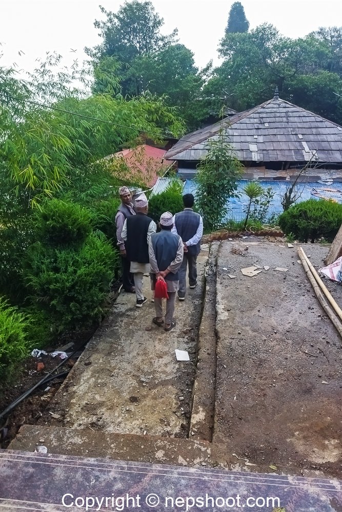 People monitoring Kotihom.